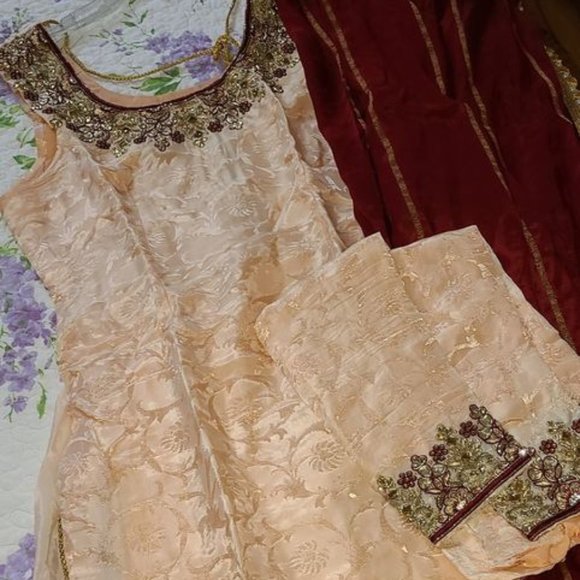 Peach and Maroon Indian Suit - Picture 2 of 2